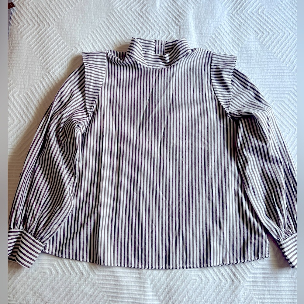 Everlane - NWT - shirt size 8
